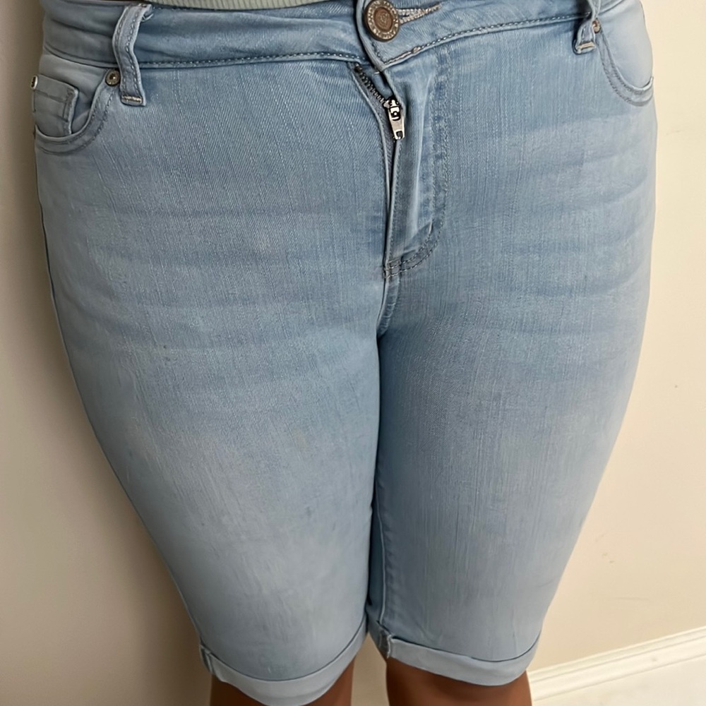 Enjean jean short never used